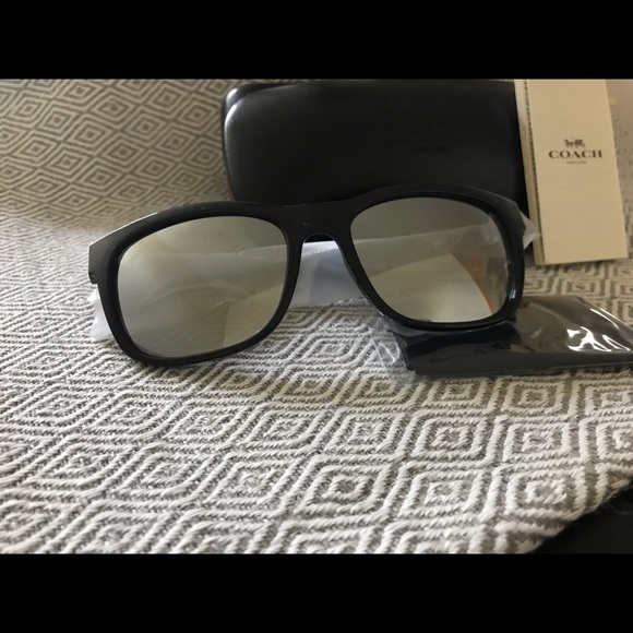 COACH New Unisex Black/Back Matte Sunglasses. - Picture 5 of 8